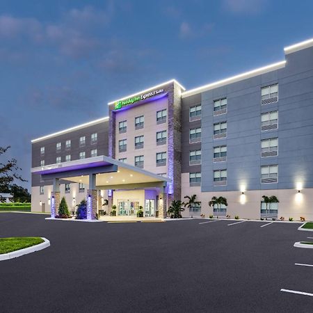 Holiday Inn Express & Suites Tampa Stadium - Airport Area By Ihg Exterior foto