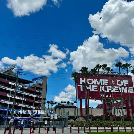 Holiday Inn Express & Suites Tampa Stadium - Airport Area By Ihg Exterior foto