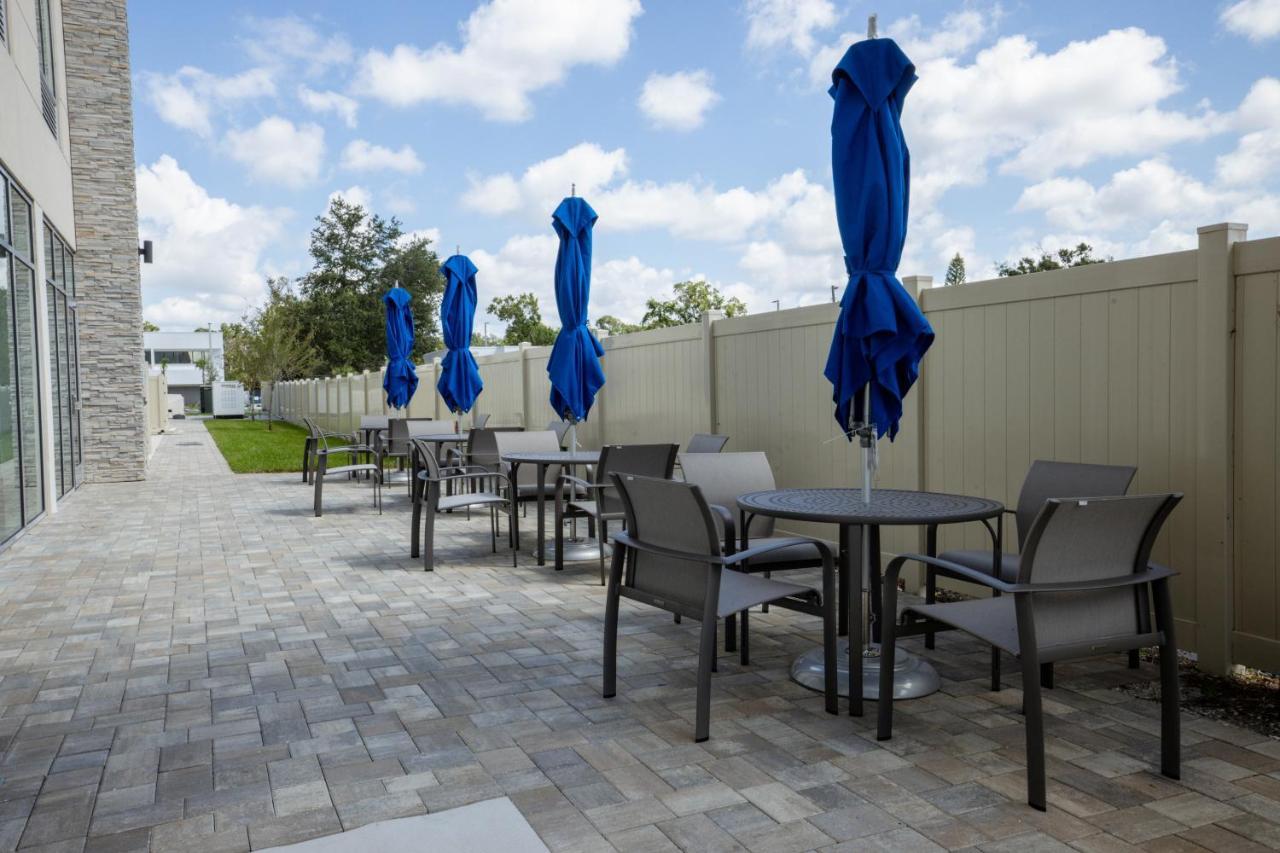 Holiday Inn Express & Suites Tampa Stadium - Airport Area By Ihg Exterior foto