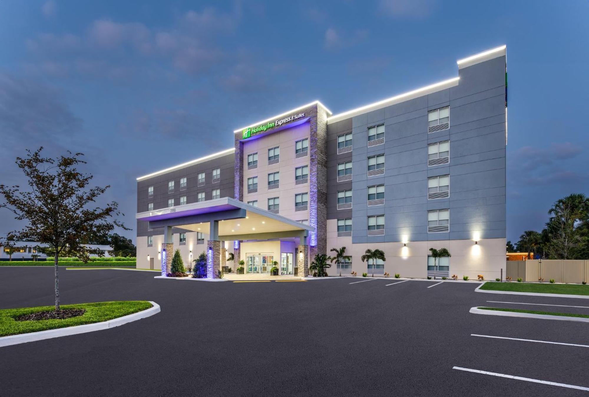 Holiday Inn Express & Suites Tampa Stadium - Airport Area By Ihg Exterior foto